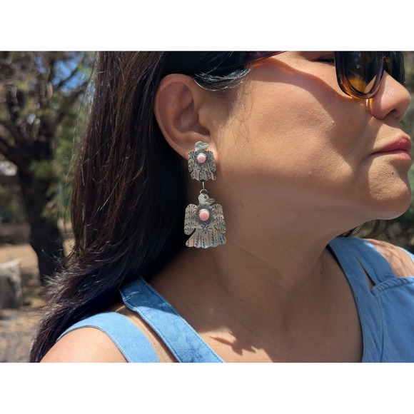 Handmade Navajo Sterling Silver Signed Earrings Thunderbird w Pink Conch Shell * - Picture 4 of 12
